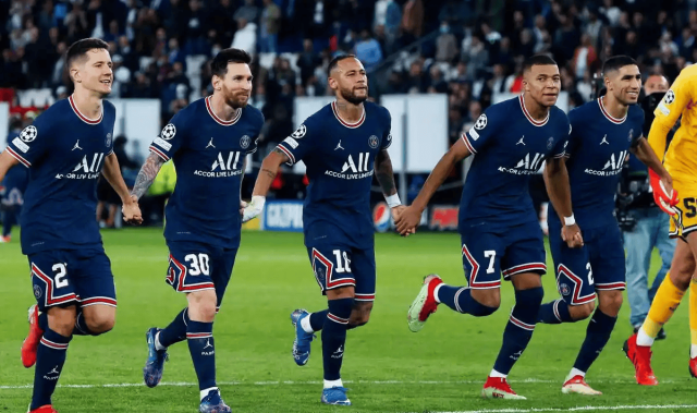 爆文标题：法甲争三VS保级死磕！马赛主场碾压欧塞尔？全员齐整VS残阵出击，悬念拉满！