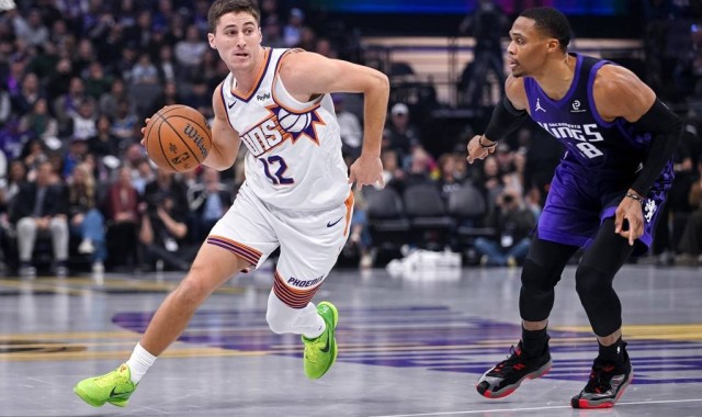 马威21分布克19+7+6 威少19分太阳力克国王