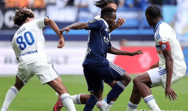 法甲升班马内战：巴黎FC2 -0战胜洛里昂，你怎么看？