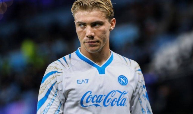 哈兰德提前离队：曼城与挪威国家队的双赢之策