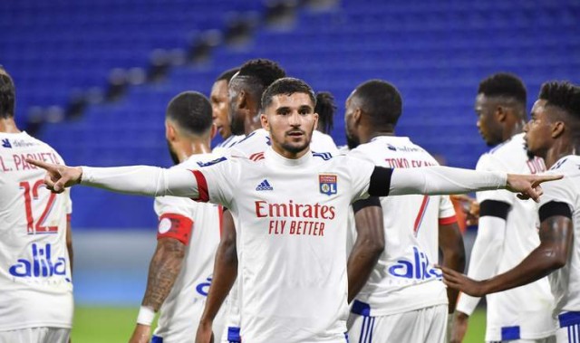 巴塞尔主场强势，维拉欧冠黑马，两队争夺小组前二。