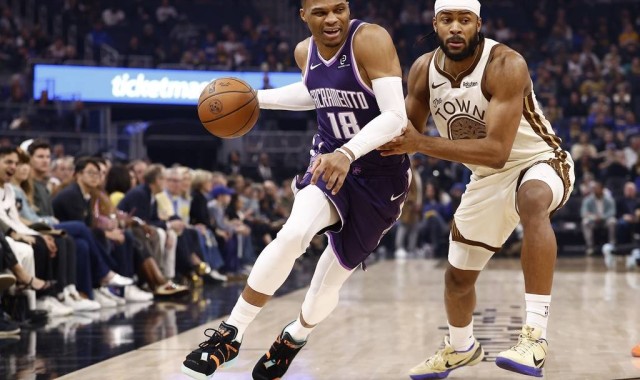 库里27+10巴特勒15+6+6 德罗赞24分勇士送国王7连败