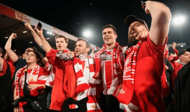 周三007 德甲焦点对决：沃尔夫斯堡主场迎战圣保利，残阵狼堡能否借主场止颓，阻击保级劲旅？