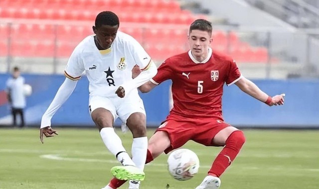 20岁后防天才闪耀法甲，攻防俱佳已成转会香饽饽，英超两大豪门疯抢