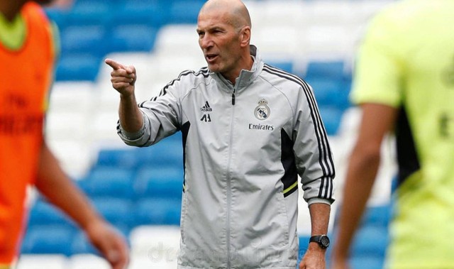 齐达内：皇马传奇教头的逆袭之路从三连败到欧冠三连冠的硬核操作