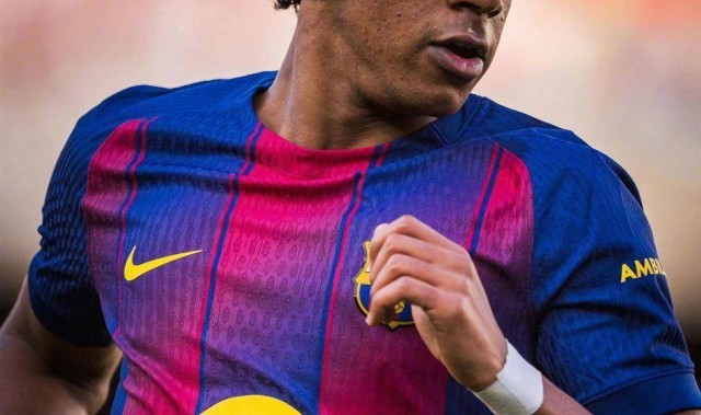 百年西甲被震撼！18岁亚马尔创神迹，谁还敢说他只是新星