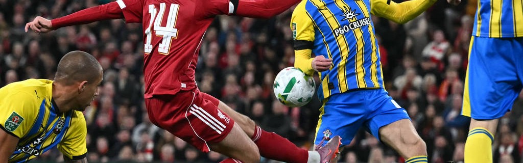 联赛杯-伊萨克首球埃基蒂克绝杀+染红 利物浦2-1晋级