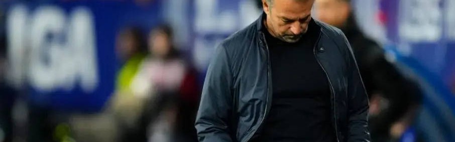 巴萨内部矛盾激化？主帅弗里克质疑球员态度 球员反驳高位战术不适应现状